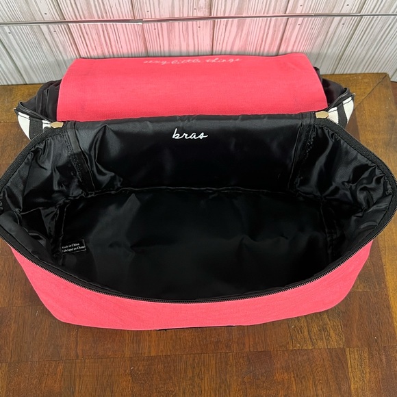 Victoria Secret - Picture 6 of 8